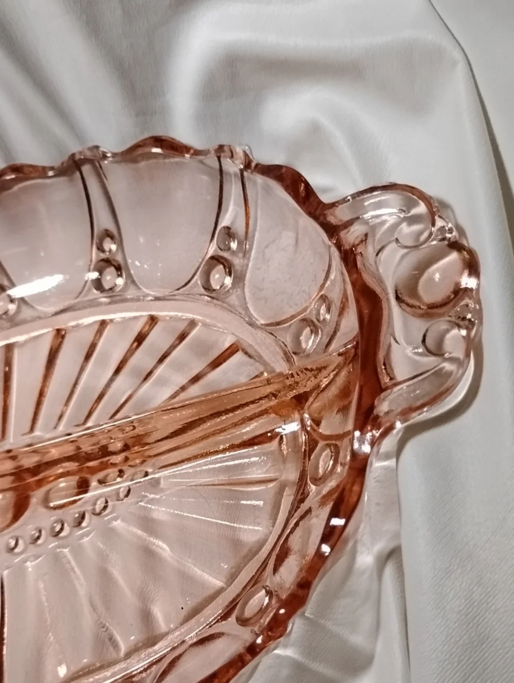 divided oval pink Depression Glass Oyster & Pearl Relish Dish Anchor Hocking Vtg